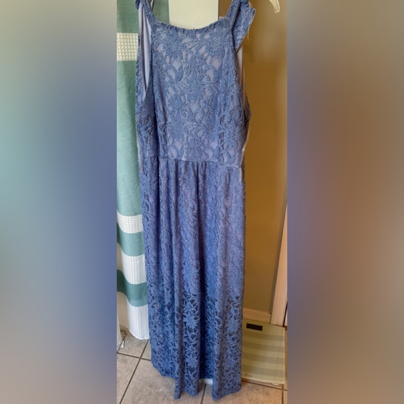 Francesca's Collections Dresses & Skirts - Francesca’s Lace halter maxi dress